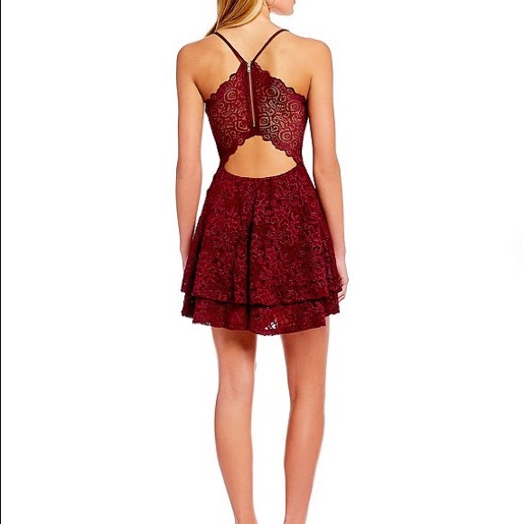 V-Neck Red Lace Dress w/ Open Back - Picture 4 of 6